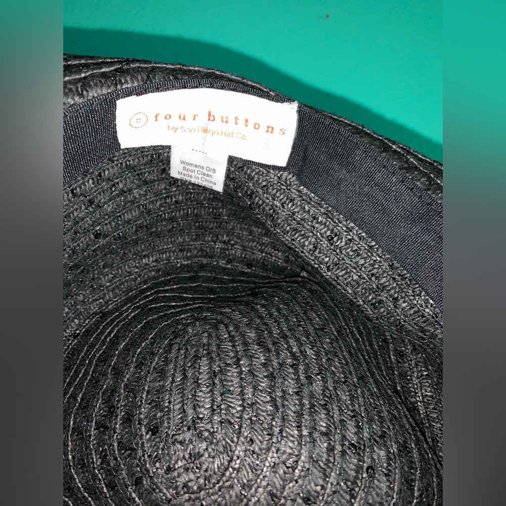 4 Different Hats - Picture 10 of 16